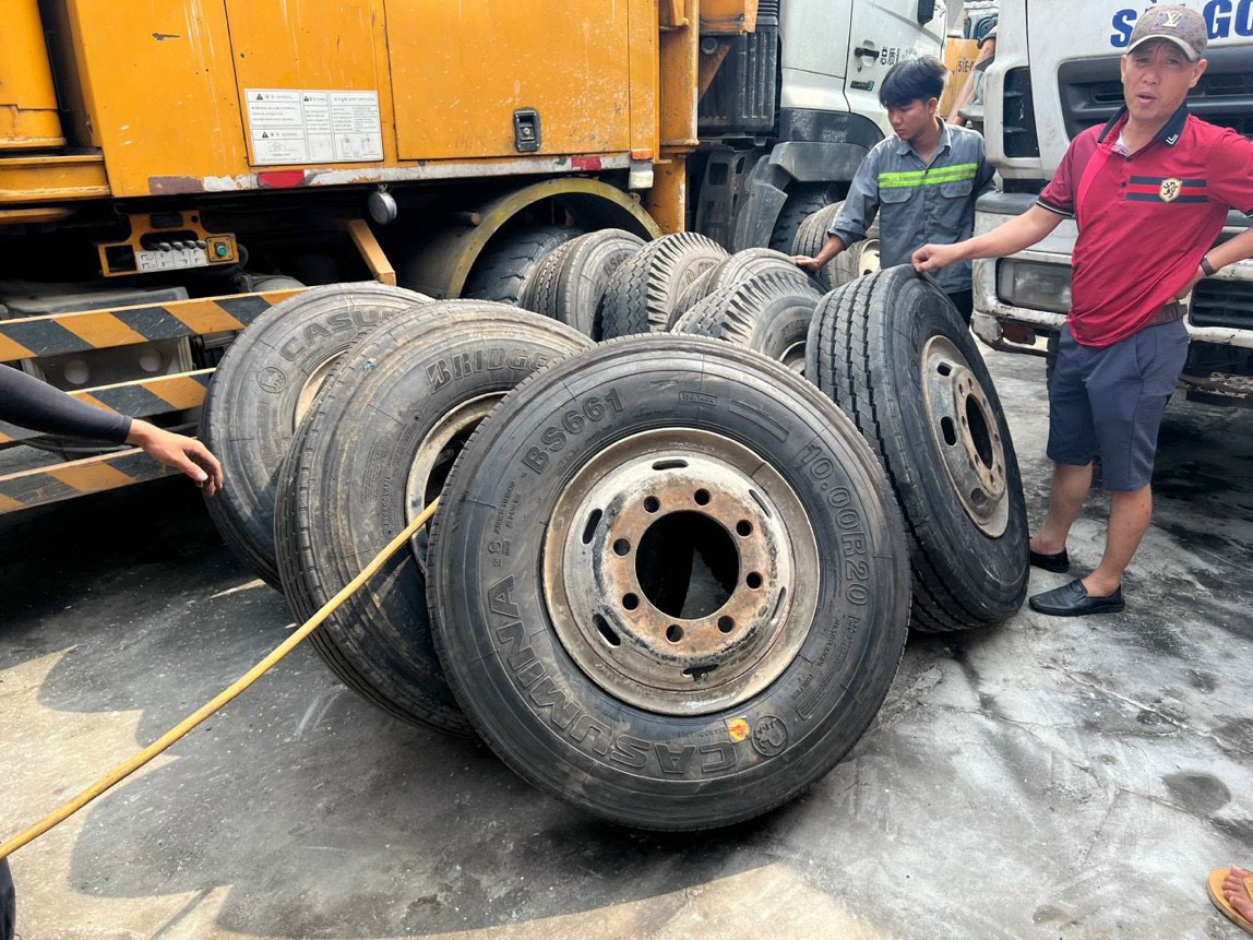 TRUNG TÂM PHÂN PHỐI LỐP XE CHUYÊN CHẠY CÔNG TRÌNH,HẦM MỎ UY TÍN NHẤT DĨ AN - BÌNH DƯƠNG